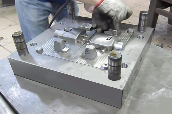 Vorbereitungsarbeiten vor dem Formversuch Szmolding.com 